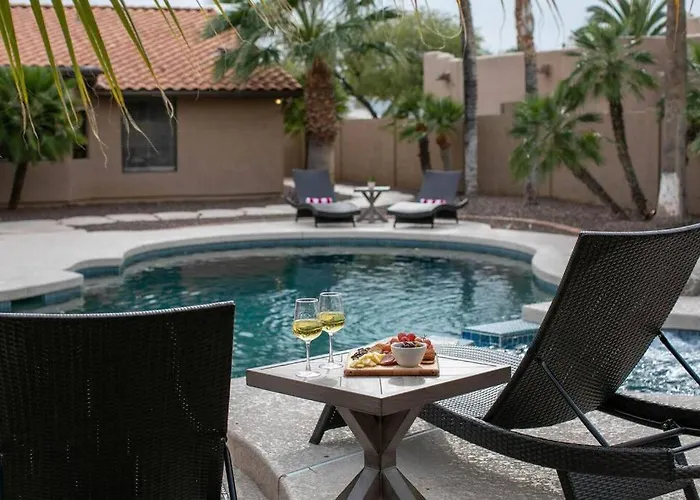 Location In Scottsdale, 8 Bedroom House, Heated Pool, Spa, Game Room, Bbq, Putting