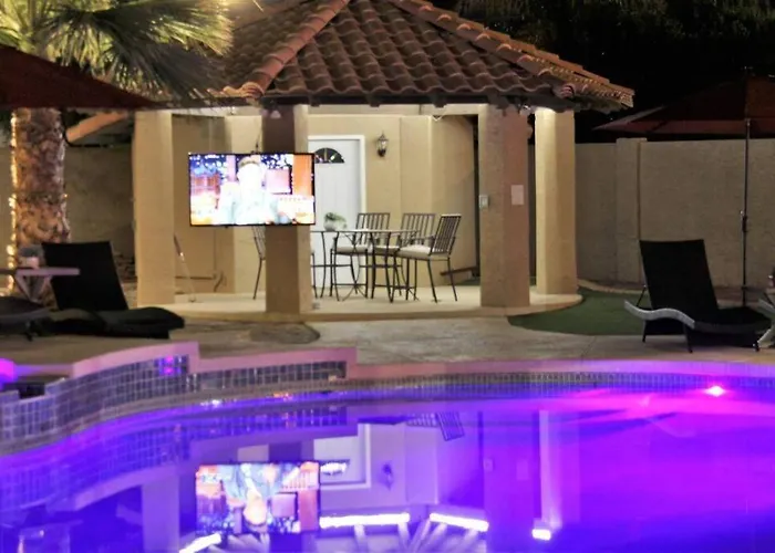 Location In Scottsdale, 8 Bedroom House, Heated Pool, Spa, Game Room, Bbq, Putting *