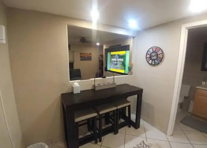 Location In Scottsdale, 8 Bedroom House, Heated Pool, Spa, Game Room, Bbq, Putting